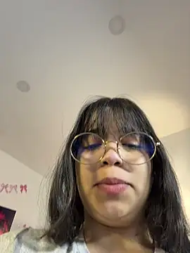 tati reyess online show from February 20, 12:49 pm