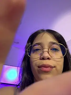 tati reyess online show from May 2, 11:48 am
