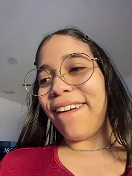 tati reyess online show from May 6, 9:42 pm