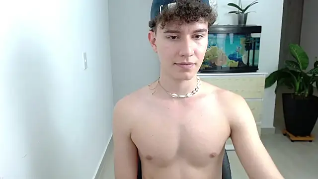 Snapshot of adrian_morelly chatting on February 10, 11:55 pm adrian morelly online show from February 10, 11:55 pm