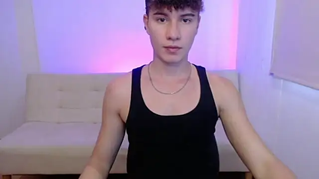 Snapshot of adrian_morelly chatting on April 26, 7:11 pm adrian morelly online show from April 26, 7:11 pm