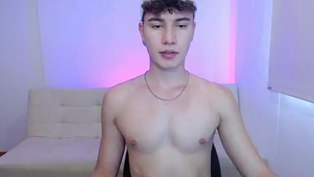 Snapshot of adrian_morelly chatting on May 7, 7:41 pm adrian morelly online show from May 7, 7:41 pm
