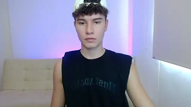 Snapshot of adrian_morelly chatting on May 22, 8:03 pm adrian morelly online show from May 22, 8:03 pm