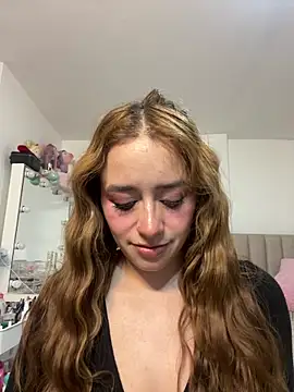 Natalia Suarez online show from May 3, 1:22 am