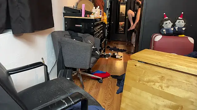 leanjamesdean online show from December 19, 1:34 am