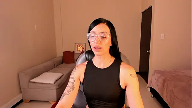 Snapshot of Kristen_Garner chatting on March 7, 8:17 pm Kristen Garner online show from March 7, 8:17 pm