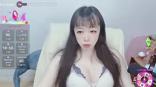 Snapshot of z23002 chatting on October 6, 8:34 am z23002 online show from October 6, 8:34 am