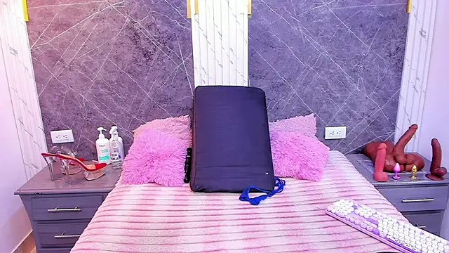 Snapshot of AndreaFletcher chatting on March 7, 7:44 pm AndreaFletcher online show from March 7, 7:44 pm