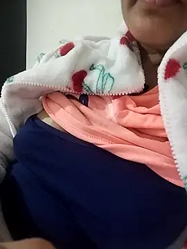 Snapshot of lolo890 chatting on February 15, 4:36 pm lolo890 online show from February 15, 4:36 pm