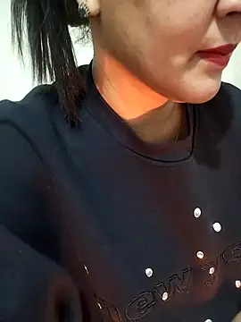 Snapshot of lolo890 chatting on February 17, 10:38 pm lolo890 online show from February 17, 10:38 pm