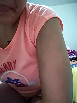 Snapshot of lolo890 chatting on February 26, 8:08 pm lolo890 online show from February 26, 8:08 pm