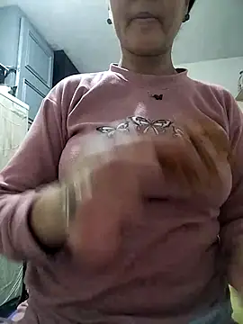 Snapshot of lolo890 chatting on February 28, 10:11 pm lolo890 online show from February 28, 10:11 pm