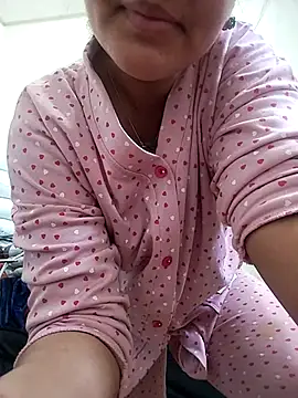 Snapshot of lolo890 chatting on March 23, 3:05 pm lolo890 online show from March 23, 3:05 pm