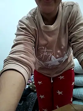 Snapshot of lolo890 chatting on March 29, 3:23 pm lolo890 online show from March 29, 3:23 pm