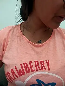 Snapshot of lolo890 chatting on April 4, 4:26 pm lolo890 online show from April 4, 4:26 pm