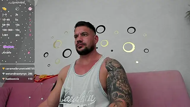 Snapshot of musclemonster31 chatting on January 11, 5:41 am musclemonster31 online show from January 11, 5:41 am