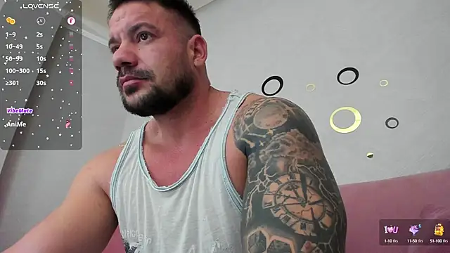 Snapshot of musclemonster31 chatting on January 13, 9:20 pm musclemonster31 online show from January 13, 9:20 pm