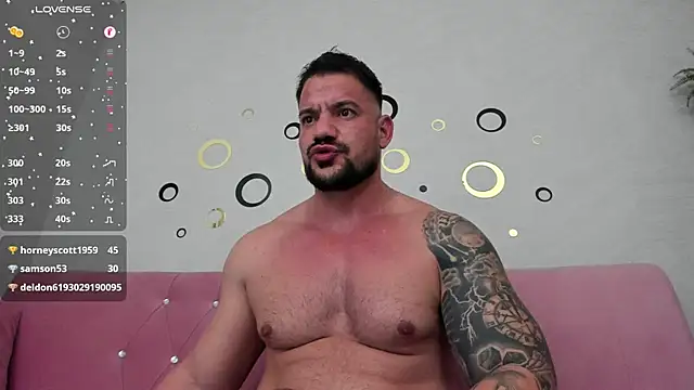 Snapshot of musclemonster31 chatting on February 1, 2:47 am musclemonster31 online show from February 1, 2:47 am