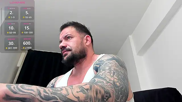 musclemonster31 online show from May 2, 9:09 pm