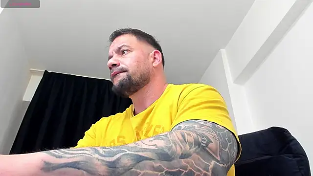 musclemonster31 online show from May 5, 3:58 am
