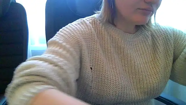 Snapshot of EndlessLustX chatting on December 17, 6:45 am EndlessLustX online show from December 17, 6:45 am