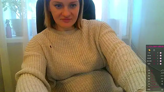 Snapshot of EndlessLustX chatting on December 17, 9:50 am EndlessLustX online show from December 17, 9:50 am