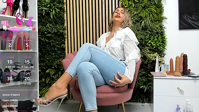 Snapshot of sweetcherry30 chatting on October 16, 6:03 am sweetcherry30 online show from October 16, 6:03 am