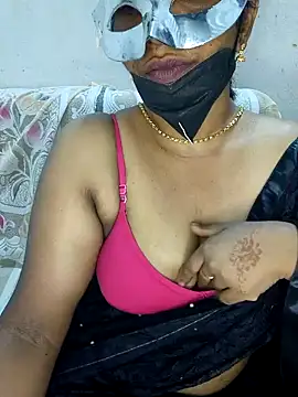 Snapshot of Malluivaniya chatting on January 22, 7:13 pm Malluivaniya online show from January 22, 7:13 pm
