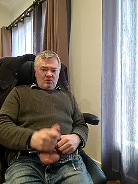 MichOxxford online show from September 29, 6:51 am