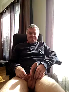 MichOxxford online show from October 13, 5:51 am