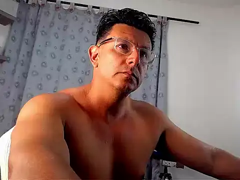 Snapshot of pedropicapi chatting on October 21, 3:18 am pedropicapi online show from October 21, 3:18 am