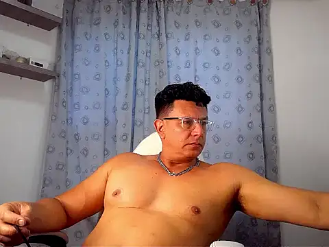 Snapshot of pedropicapi chatting on November 16, 8:47 pm pedropicapi online show from November 16, 8:47 pm