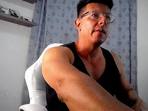 Snapshot of pedropicapi chatting on December 18, 2:06 am pedropicapi online show from December 18, 2:06 am