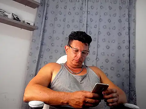 Snapshot of pedropicapi chatting on December 20, 1:12 am pedropicapi online show from December 20, 1:12 am