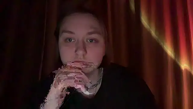 Isabel-Bailey online show from May 8, 10:04 pm