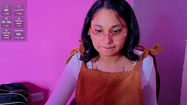 Cuteprincess21 online show from October 7, 11:57 pm