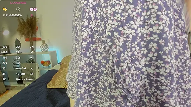 Snapshot of CutieGinger chatting on December 14, 9:56 pm CutieGinger online show from December 14, 9:56 pm