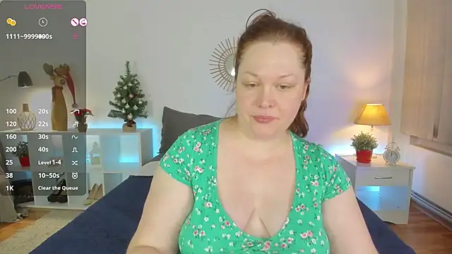 Snapshot of CutieGinger chatting on January 24, 4:48 am CutieGinger online show from January 24, 4:48 am