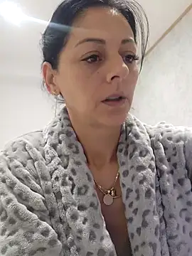 bruneta sexy23 online show from November 15, 4:10 am