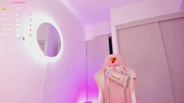 Snapshot of mia_yourmommy chatting on November 13, 3:27 am mia yourmommy online show from November 13, 3:27 am