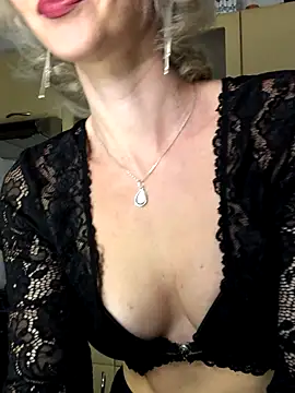 Kristina03 online show from November 20, 9:36 pm