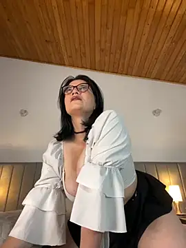 adriana71 online show from October 10, 4:33 am