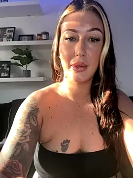 MissyLeeX online show from October 5, 8:45 am