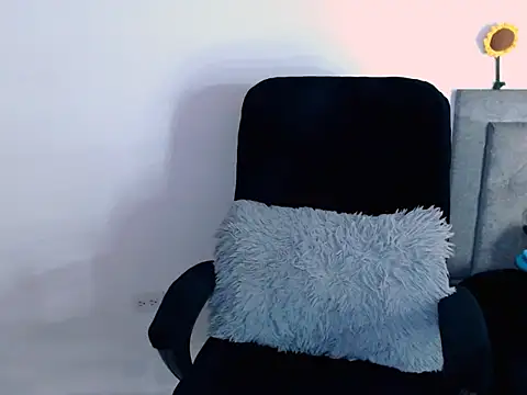 Snapshot of diana__34 chatting on February 26, 11:48 pm diana 34 online show from February 26, 11:48 pm