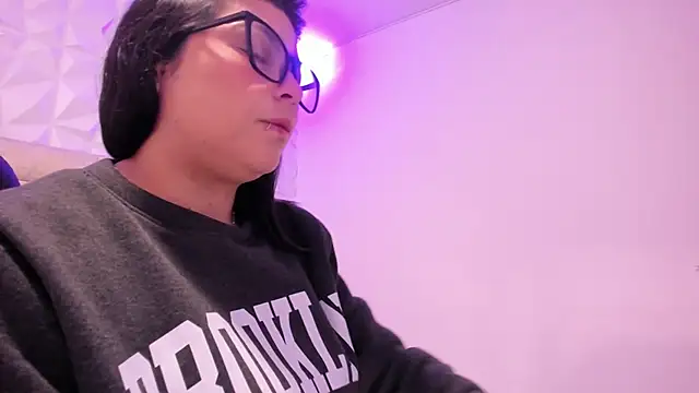 PauletteJ online show from February 23, 11:51 am