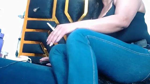 Helennahot online show from December 15, 6:48 pm