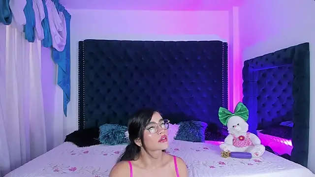 Snapshot of nikolsmithh chatting on December 16, 7:19 pm nikolsmithh online show from December 16, 7:19 pm