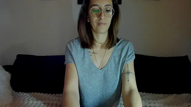 DesireMore90 online show from February 17, 10:05 pm