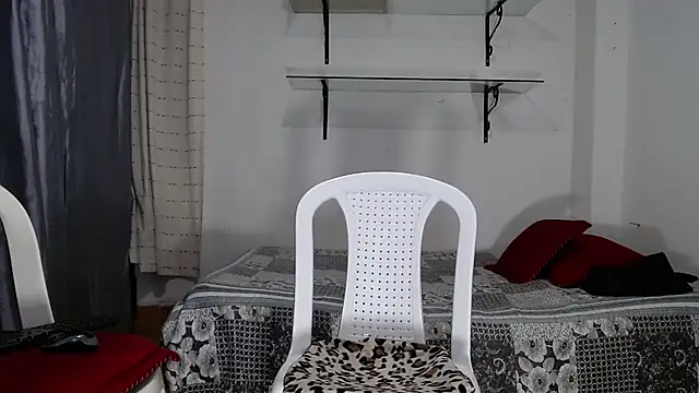 Snapshot of LillDamian chatting on March 29, 11:49 pm LillDamian online show from March 29, 11:49 pm