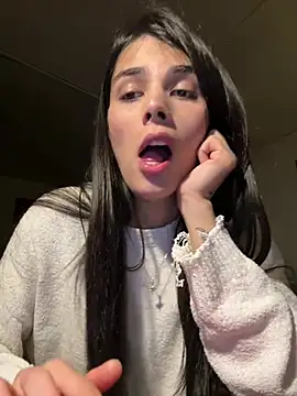 Snapshot of LittleePrincess chatting on March 5, 10:21 pm LittleePrincess online show from March 5, 10:21 pm